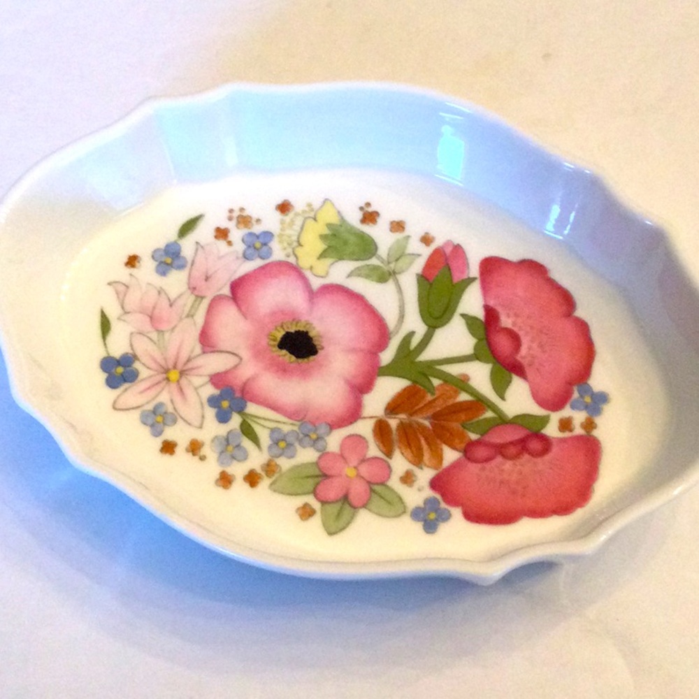 Wedgwood “Sweet Meadow” trinket dish